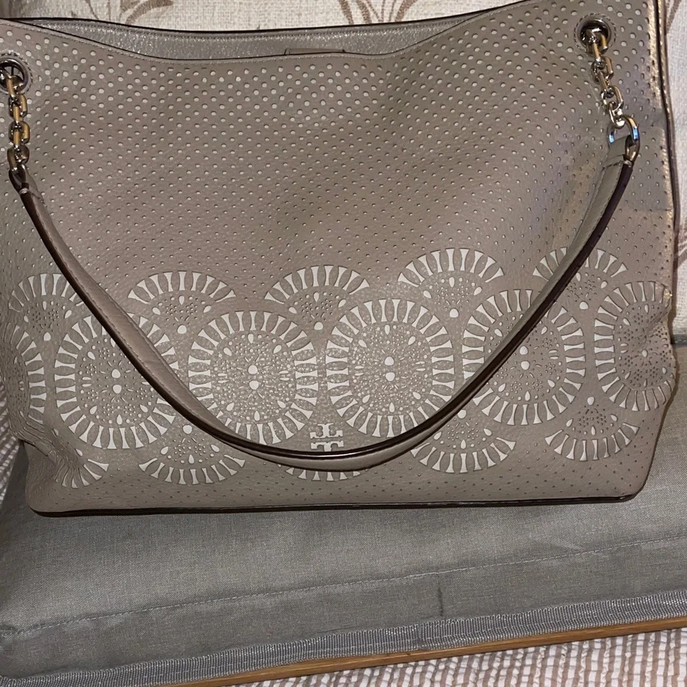 Tory Burch Perforated Leather Tan Handbag with 3 Compartments Tory Burch